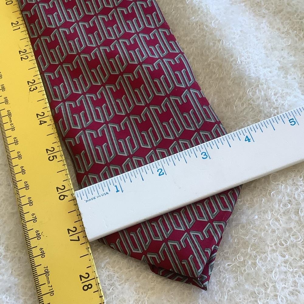 Gucci Vintage Silk Tie Red Interlocking G Logo Geometric Pattern Made in Italy - Picture 15 of 16